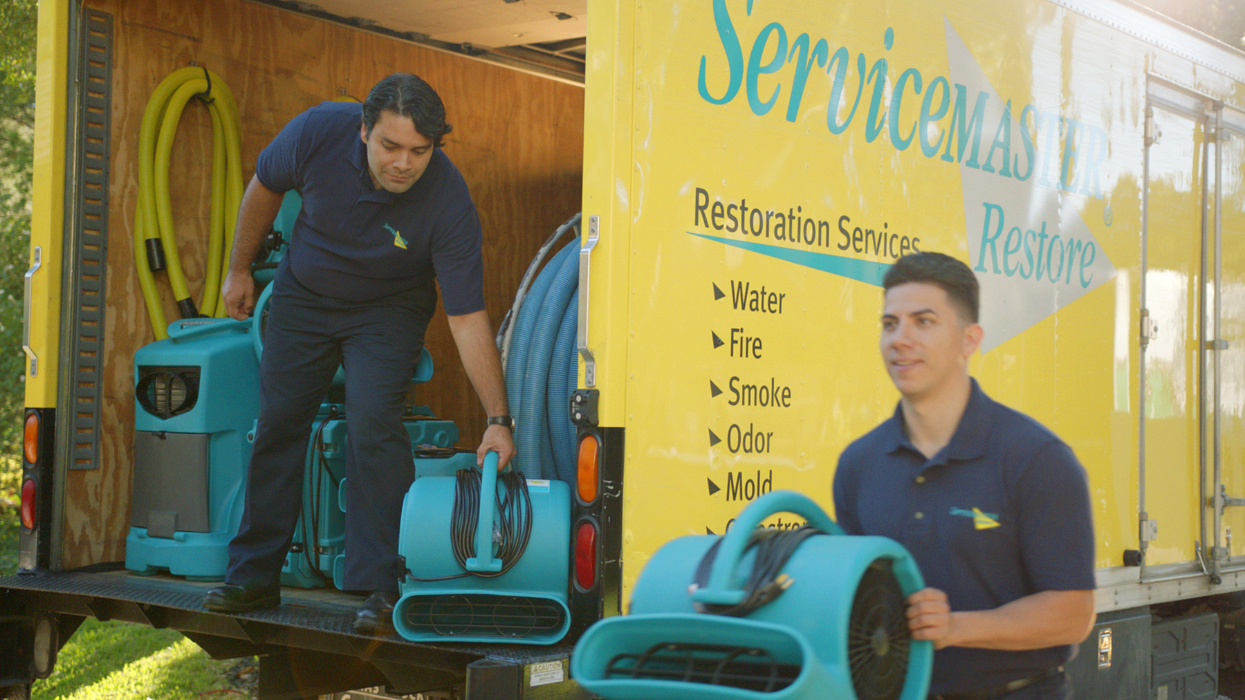 NETTOYAGE D'UN SOUS-SOL INONDE ET D'UN REFOULEMENT D'EGOUTS